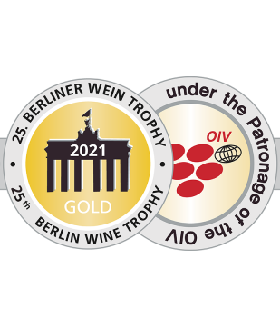 gold berliner wine trophy